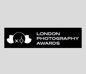 Fotograf für Aktfotografie und Boudoirfotos mit Auszeichnungen Awards Fotostudio Wien Linz Graz Fotoshootings