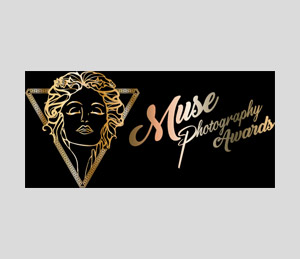 Fotograf für Aktfotografie und Boudoirfotos mit Auszeichnungen Awards Fotostudio Wien Linz Graz Fotoshootings